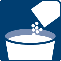 Laissez tourner pendant 15 minutes, puis versez le contenu du sachet dans le compartiment principal et versez immédiatement 1 à 2 L d'eau dans le tambour.