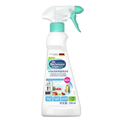 冰箱&厨房表面清洁剂 Fridge & Kitchen Surface Cleaner – 白色喷瓶，青绿色扳机和瓶盖，内装清液，标签为中英文。